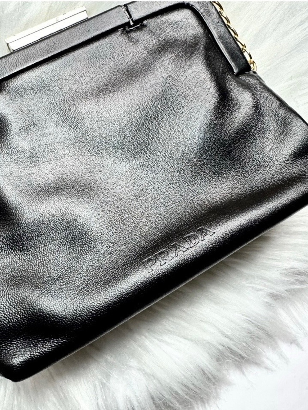 PRADA⭐️Black Frame kiss lock Mini Bag!